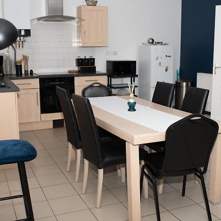 Appartement Au Rez-De-Chaussee Nichee En Plein Centre D'Аррас Экстерьер фото